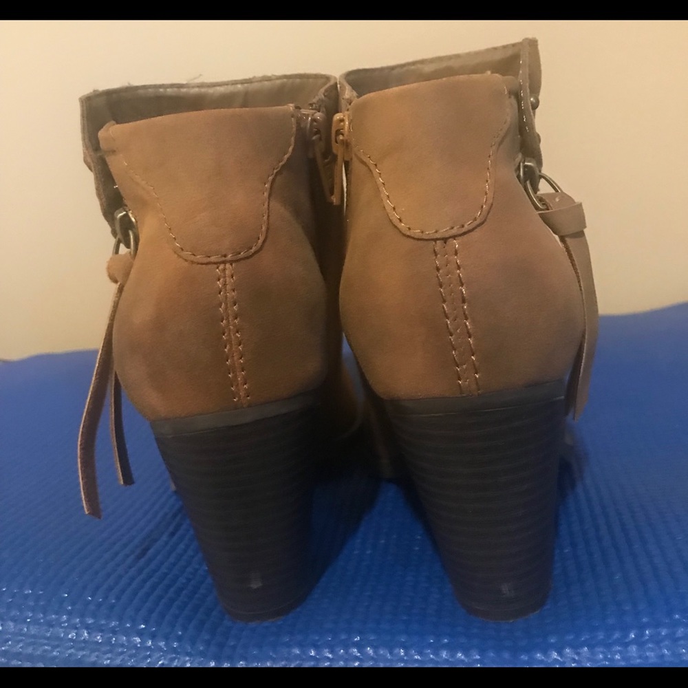 Beautiful booties - Picture 5 of 8